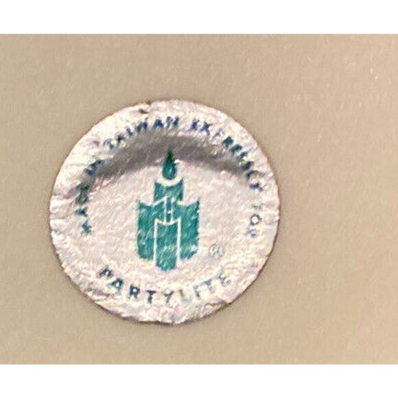 Partylite White Ivory Flower Petal Ceramic Light Candle Holder + Candle Tulip - Picture 3 of 5